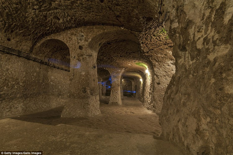 Unexpectedly discovered a thousand-year-old underground city when ...