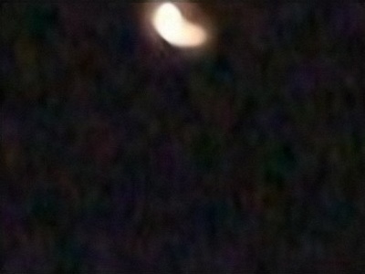 Picture 3 of Unidentified flying objects appear in HCMC?