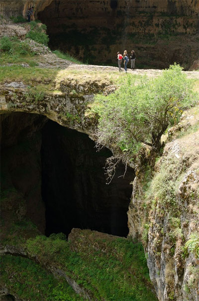 Picture 4 of Unique 3-storey waterfall in the world