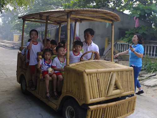 Picture 3 of Unique electric car with bamboo friendly environment