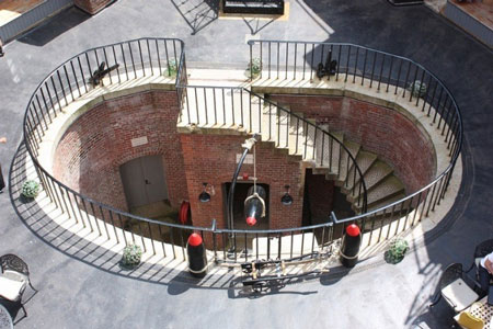 Picture 6 of Unique hotel 'fort' between the ocean