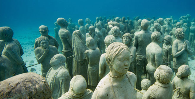 Picture 8 of Unique look of the underwater museum of Cancun