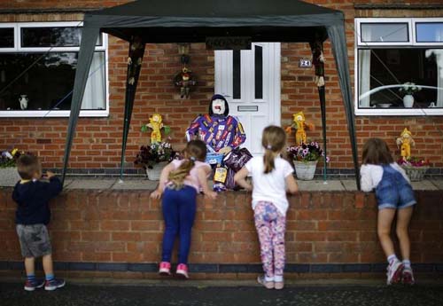 Picture 11 of Unique puppet festival in the UK