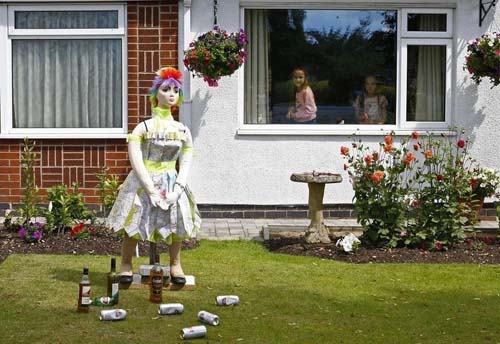 Picture 3 of Unique puppet festival in the UK