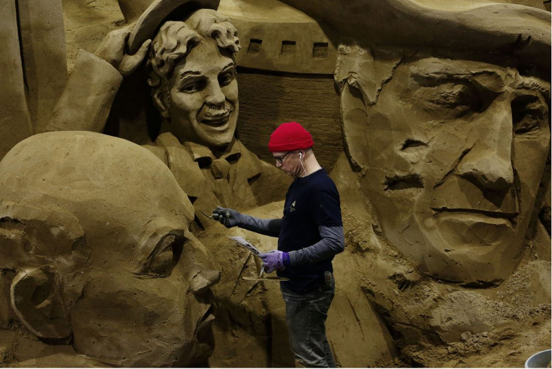 Picture 3 of Unique sand museum in Japan