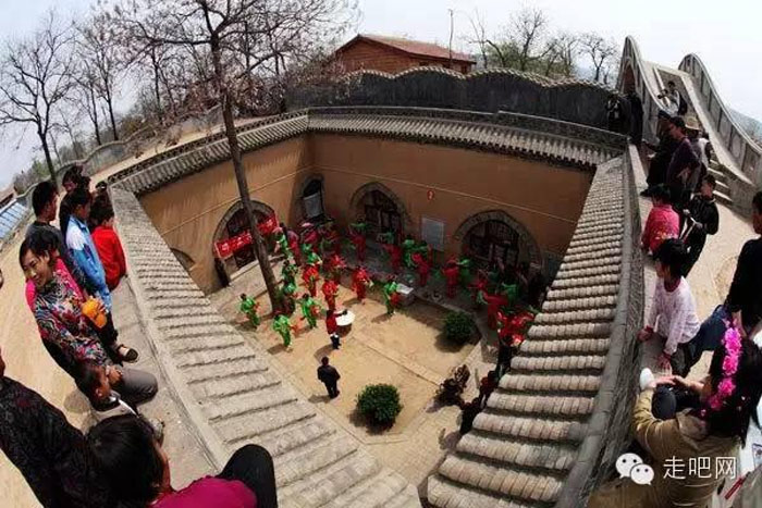 Picture 32 of Unique underground village in China