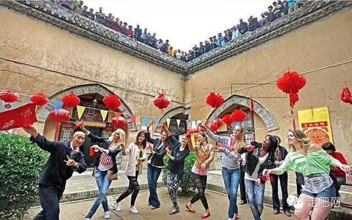 Picture 36 of Unique underground village in China