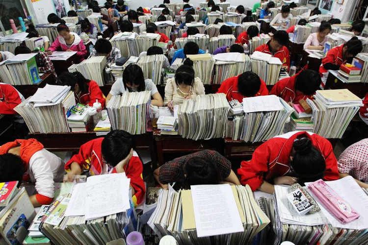 Picture 2 of University exam preparation with artificial intelligence in China