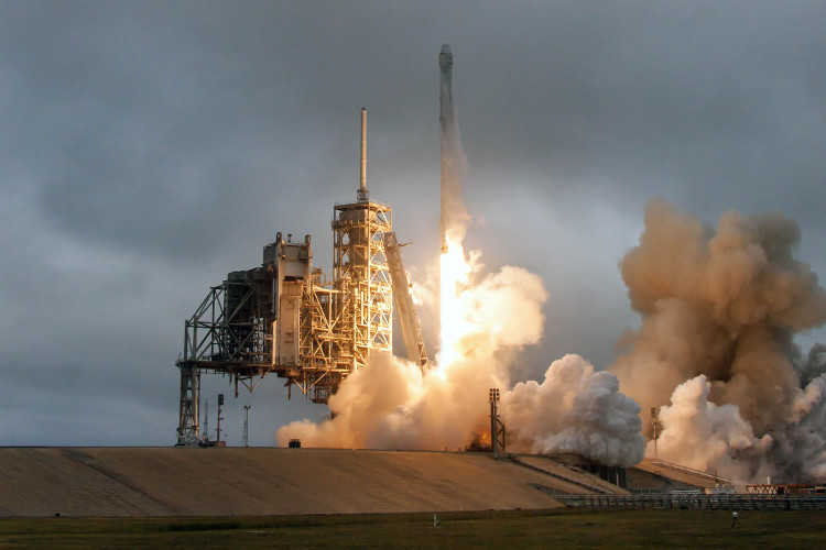 Picture 1 of Unmanned cargo ship Dragon returned to Earth safely