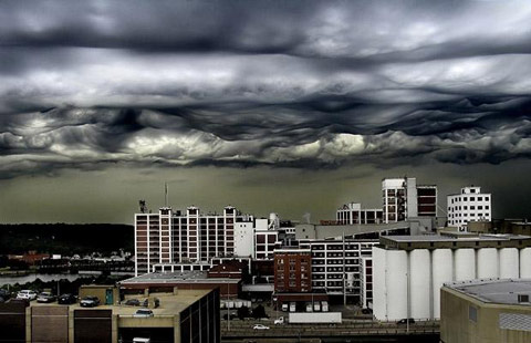 Picture 2 of Unusual clouds are shocking