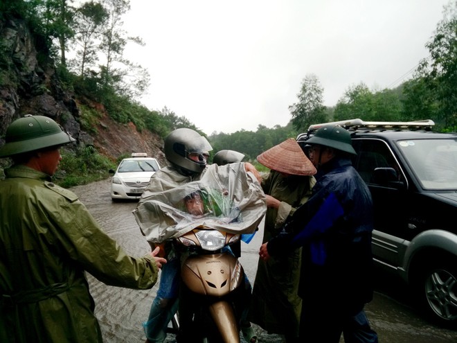 Picture 8 of Uong Bi city flooded due to flooding, Yen Tu was isolated