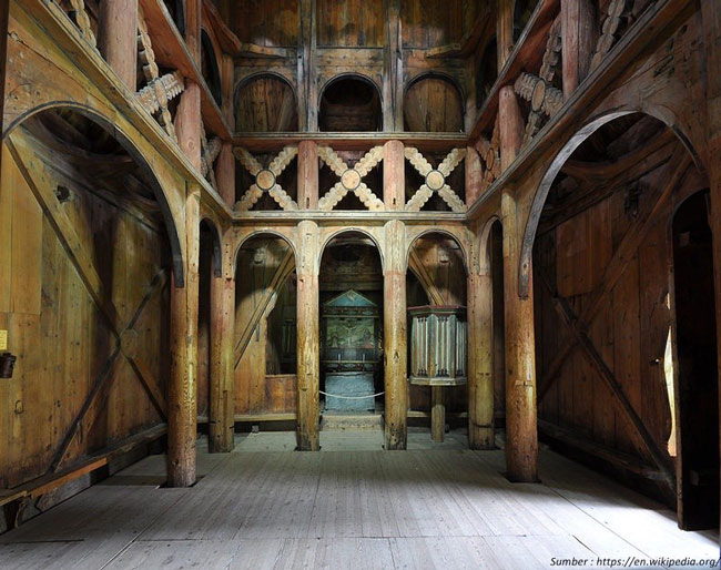 Picture 12 of Urnes wooden plank church - Norway