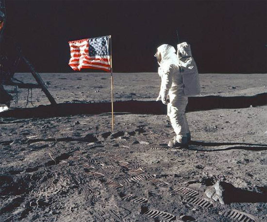 Picture 1 of US Congressman wants to set up a park on the moon
