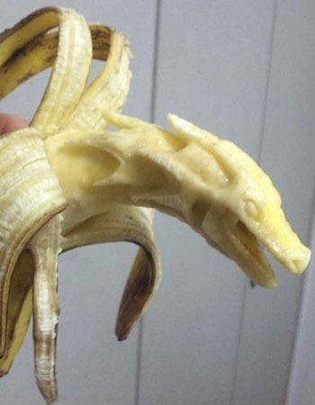 Picture 4 of Use a spoon and toothpick to sculpt on a banana