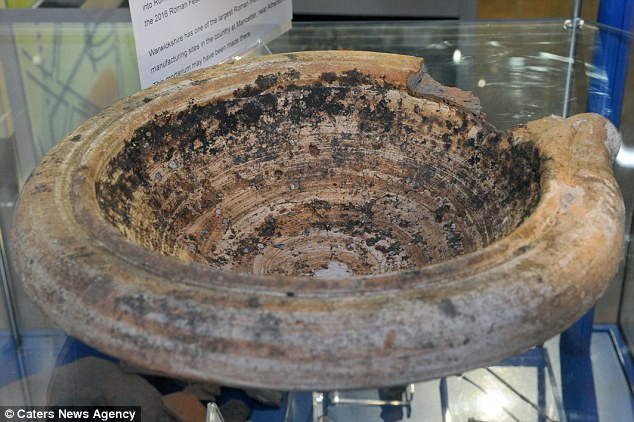 Picture 3 of Use a thousand year old artifact to bathe the bird