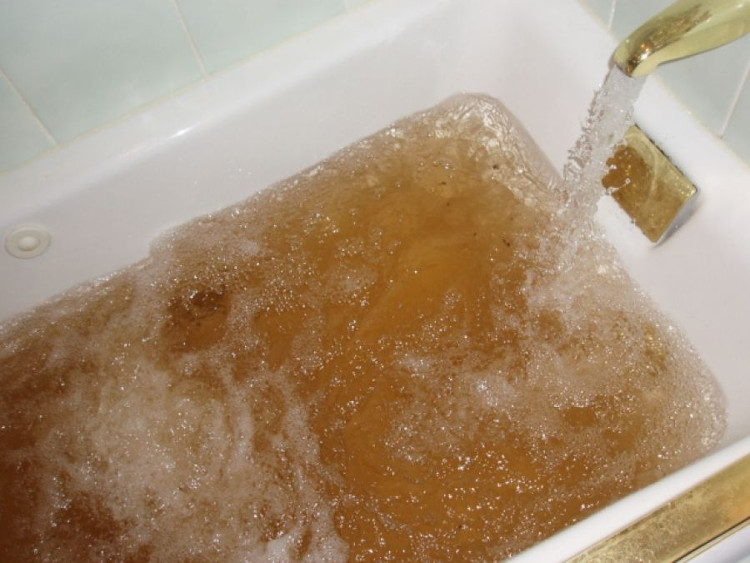 Picture 4 of Using tap water daily, but do you know what their smell means?
