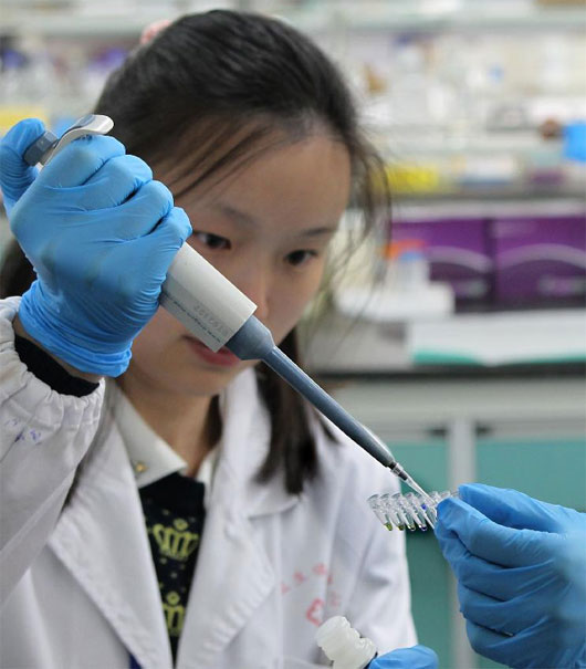Picture 1 of Vaccination against influenza H7N9 initially tested successfully