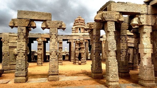 Picture 1 of Vacuum pillar touches strange land in Indian temple