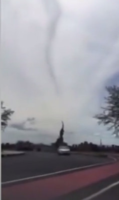 Picture 1 of Video: Black dragon faucet touches Thailand's snake god statue