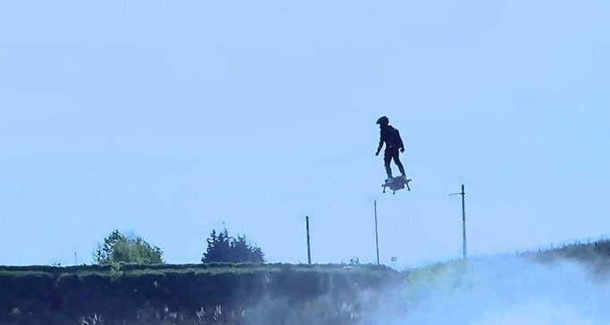 Picture 1 of Video: 'Flight' Air Flyboard breaks the world record with a roadmap of 2,252 meters