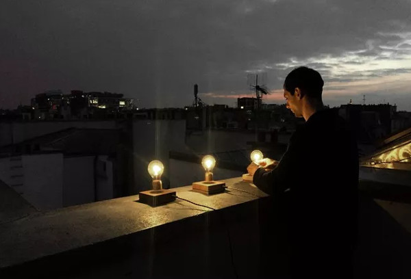 Picture 2 of Video: Flyte - Floating light 'can light 22 years