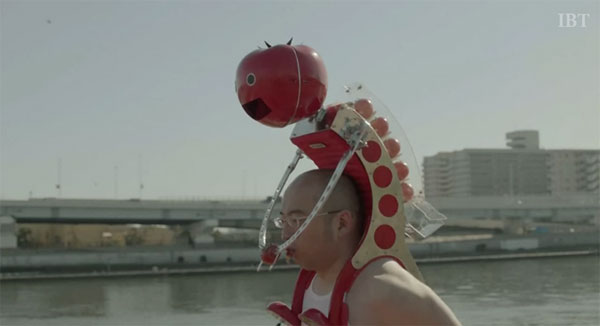 Picture 1 of Video: Machine provides food for athletes