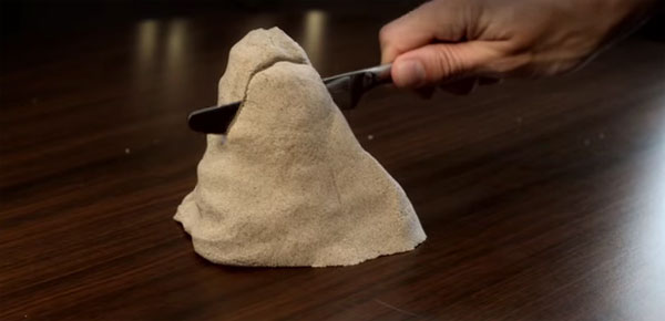 Picture 1 of Video: Magic cat, an interesting toy