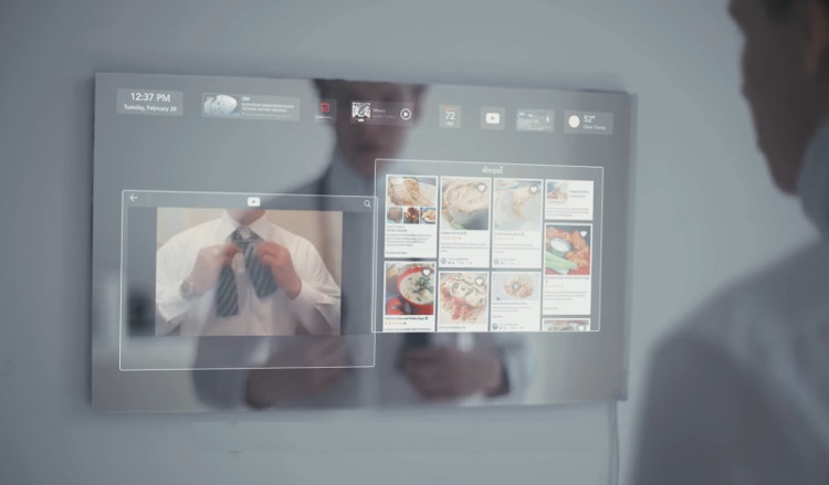 Picture 1 of Video: Smart mirror integrates computer screen