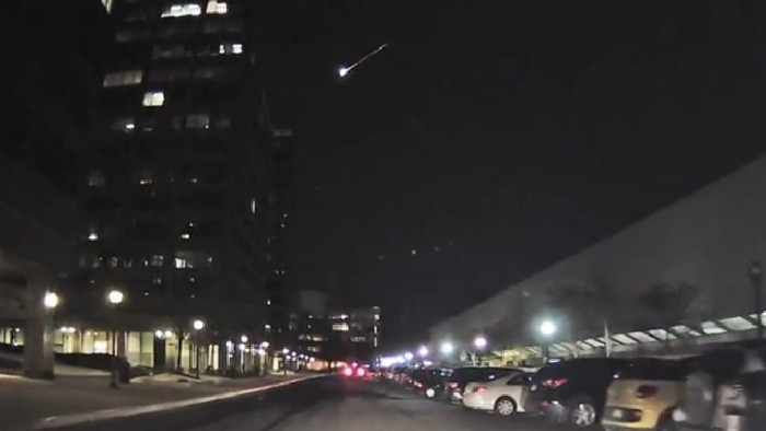 Picture 1 of Video: The fireball flashes in the sky of the American capital
