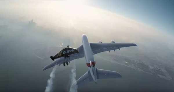 Video: The scene of two people flying next to Airbus A380 is unbelievably impressive images 1