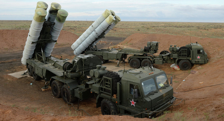 Picture 1 of Video: The terrifying power of the S-400 missile combination