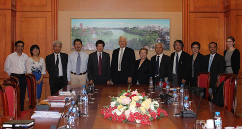 Picture 1 of Vietnam - America: Cooperation in cancer research