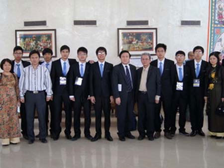 Picture 1 of Vietnam attended the Asian Physical Olympiad in India