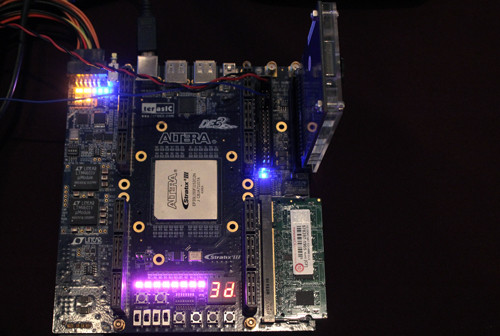 Picture 1 of Vietnam first organized a conference on the world microchip