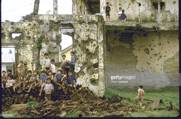 Picture 13 of Vietnam in 1980 in the photo of Dirck Halstead