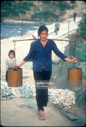 Picture 9 of Vietnam in 1980 in the photo of Dirck Halstead