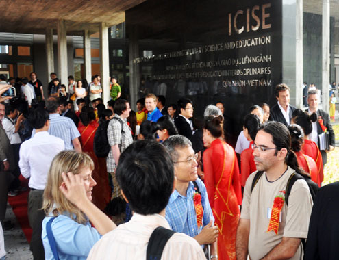 Picture 2 of Vietnam invests in building the first scientific space complex