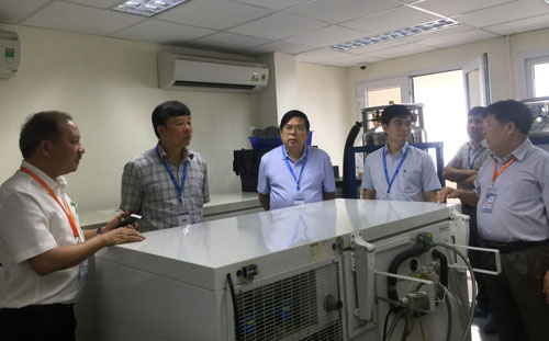 Picture 3 of Vietnam produces vaccines to prevent new strains of influenza A / H5N1