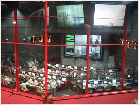 Picture 2 of Vietnam successfully launched the first satellite