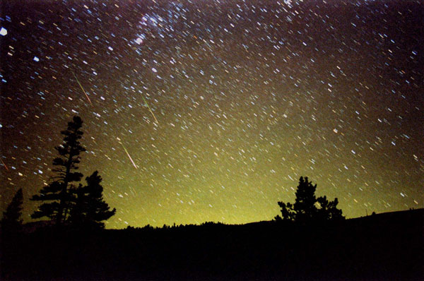 Picture 1 of Vietnam welcomes meteor shower in the morning of May 6