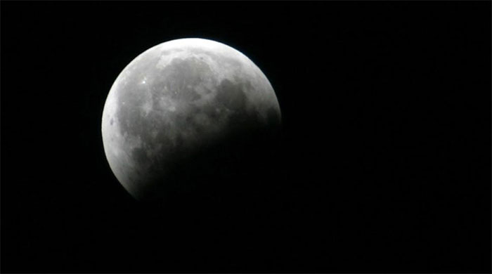 Picture 1 of Vietnam welcomes the first lunar eclipse of the decade