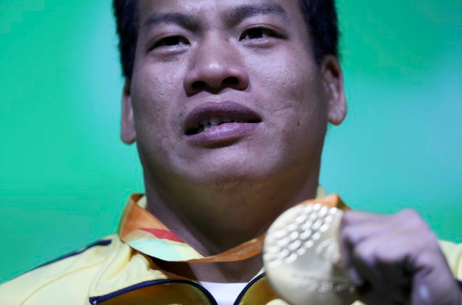 Picture 1 of Vietnamese Admiral won Paralympic gold medal 2016, breaking world record