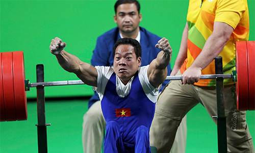 Picture 3 of Vietnamese Admiral won Paralympic gold medal 2016, breaking world record