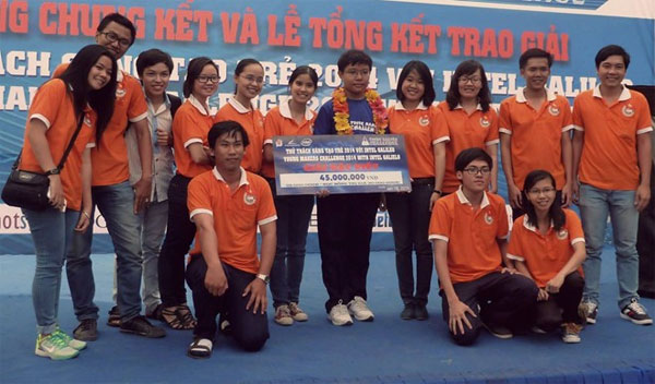 Picture 3 of Vietnamese prodigy makes laser engraving machines from scrap