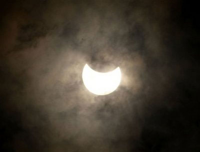Picture 12 of Vietnamese residents and the world eagerly watch eclipse