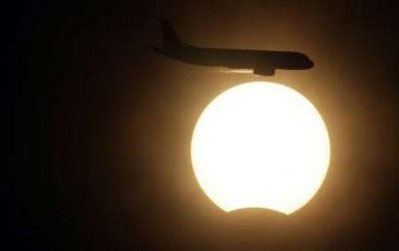 Picture 8 of Vietnamese residents and the world eagerly watch eclipse