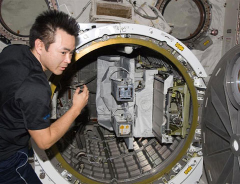Picture 1 of Vietnamese satellites leave the space station tomorrow night