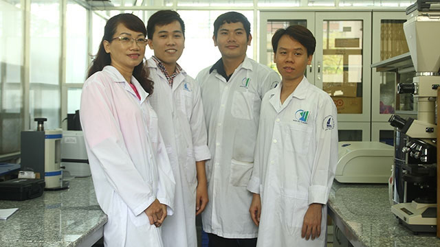 Picture 2 of Vietnamese scientist takes poison and poison