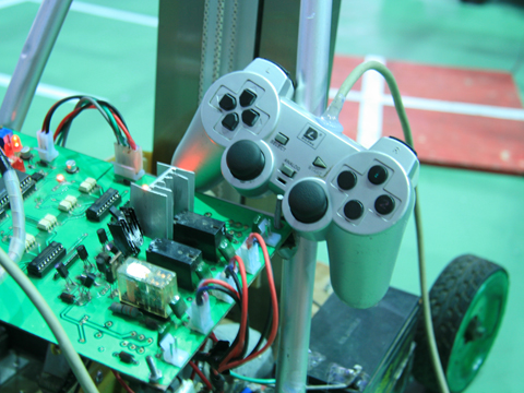 Picture 4 of Vietnamese students' boredom of the 2009 Robocon exam
