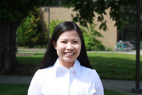 Picture 1 of Vietnamese-born female student explores Mars with NASA